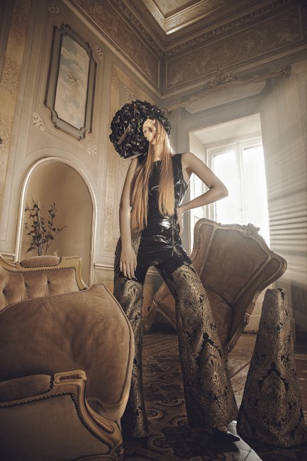 Mauro Lorenzo Fashion Photographer Fashion Editorial Doll Russian Haute Couture Concept Drama Light Dimora