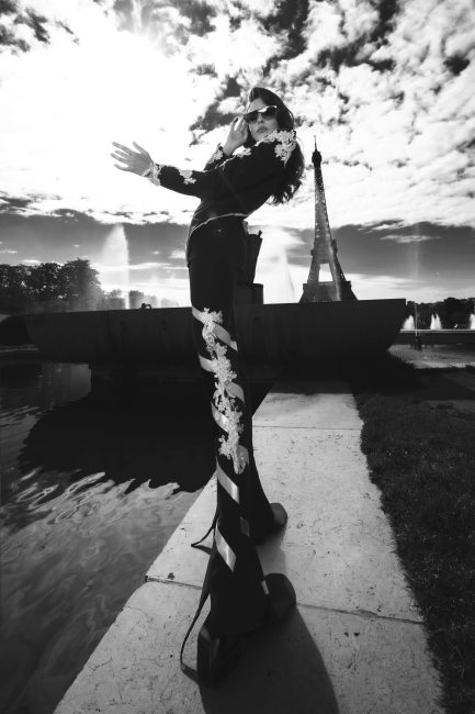 Mauro Lorenzo Fashion Editorial Photographer Advertising Paris France Parigi Toureiffel Pontalexandre Management  Inspiration Moodboard HauteCouture Reinassance fotografiadimoda veil jacket research gold black&white sunset flare pretaporter Portrait altamoda