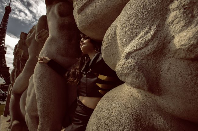 Mauro Lorenzo Fashion Editorial Photographer Advertising Paris France Parigi Toureiffel Pontalexandre Management  Inspiration Moodboard HauteCouture Reinassance fotografiadimoda veil jacket research gold black&white sunset flare pretaporter Portrait altamoda