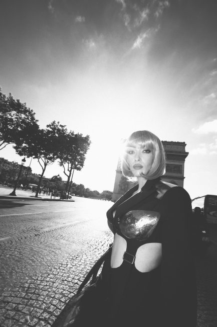 Mauro Lorenzo Fashion Editorial Photographer Advertising Paris France Parigi Toureiffel Pontalexandre Management  Inspiration Moodboard HauteCouture Reinassance fotografiadimoda veil jacket research gold black&white sunset flare pretaporter Portrait altamoda