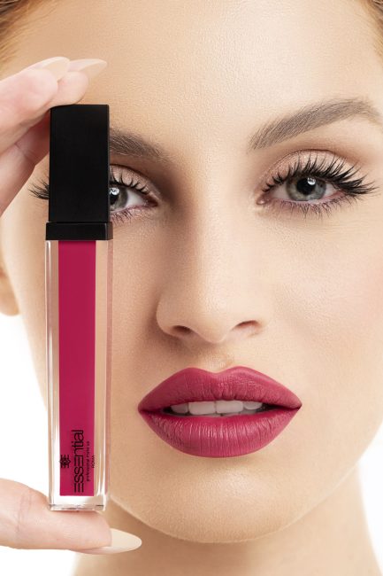 Mauro Lorenzo Fashion Editorial Photographer Advertising Paris France Roma Retouch Management Beauty Clean Essential make-up post-production crop studio-session luxury close-up macro lips red Portrait white