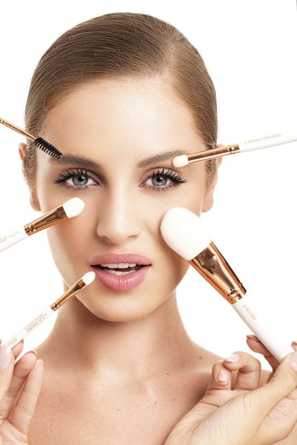 Mauro Lorenzo Fashion Editorial Photographer Advertising Paris France Roma Retouch Management Beauty Clean Essential make-up post-production crop studio-session luxury close-up macro lips red Portrait white