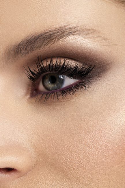 Mauro Lorenzo Fashion Editorial Photographer Advertising Paris France Roma Retouch Management Beauty Clean Essential make-up post-production crop studio-session luxury close-up macro lips red Portrait white