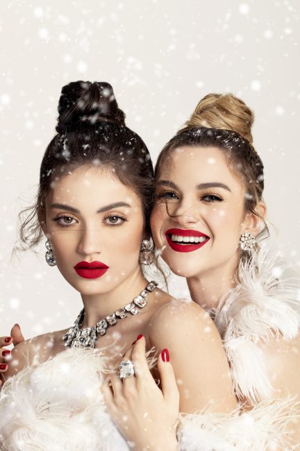 Mauro Lorenzo Fashion Editorial Photographer Advertising Paris France Roma Retouch Management Beauty Clean Essential make-up post-production snow dubai luxury gold christmas lips holidays Portrait white