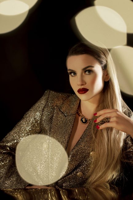 Mauro Lorenzo Fashion Editorial Photographer Advertising Paris France Roma Retouch Management Beauty Clean Essential make-up post-production snow dubai luxury gold christmas lips holidays Portrait white