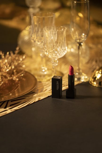 Mauro Lorenzo Fashion Editorial Photographer Advertising Paris France Roma Retouch Management Beauty Clean Essential make-up post-production snow dubai luxury gold christmas lips holidays Portrait white