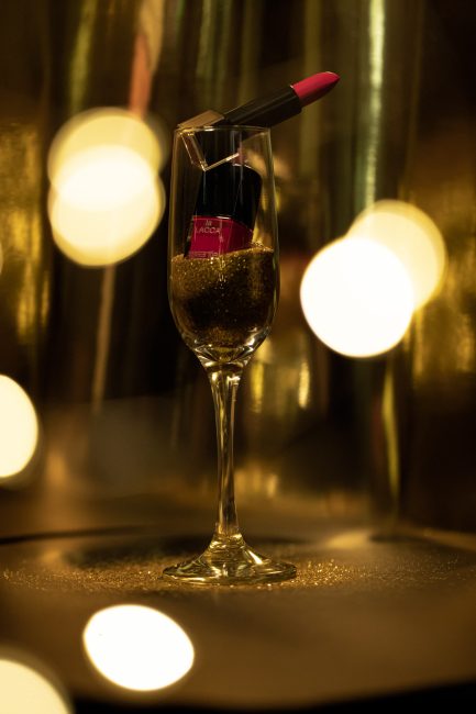 Mauro Lorenzo Fashion Editorial Photographer Advertising Paris France Roma Retouch Management Beauty Clean Essential make-up post-production snow dubai luxury gold christmas lips holidays Portrait white