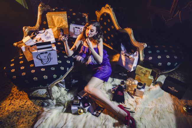 Mauro Lorenzo Fashion Photographer Advertising Campaign essential professional make-up minimal geometric graphic christmas texture cosmesi blue minimalism Moodboard lip stick gift artDirector luxury natale packages shoes