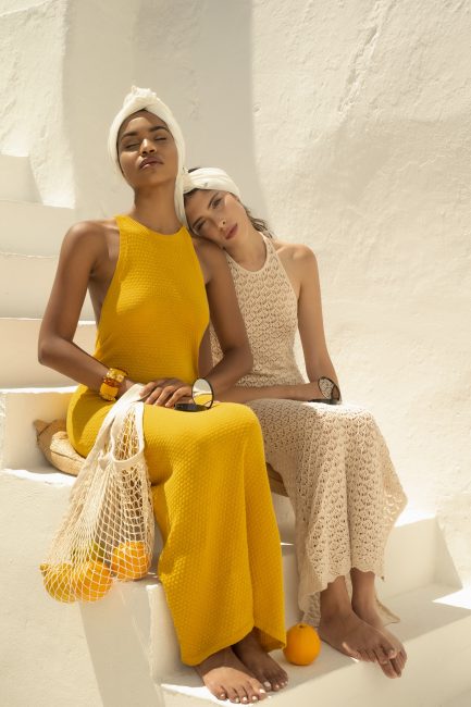 Mauro Lorenzo Fashion Photographer Advertising Campaign essential professional make-up minimal product geometric graphic young texture cosmesi minimal minimalism Moodboard roma lip stick artDirector luxury roma riad wather