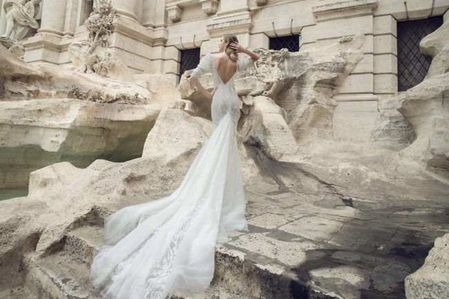 Mauro Lorenzo Fashion Photographer Advertising Campaign roma rome bridal altamoda handmade carrabs piazza spagna fontana trevi Whitedress Moodboard designer luxury sposa artDirector woman pregiato strascico popolo fountain