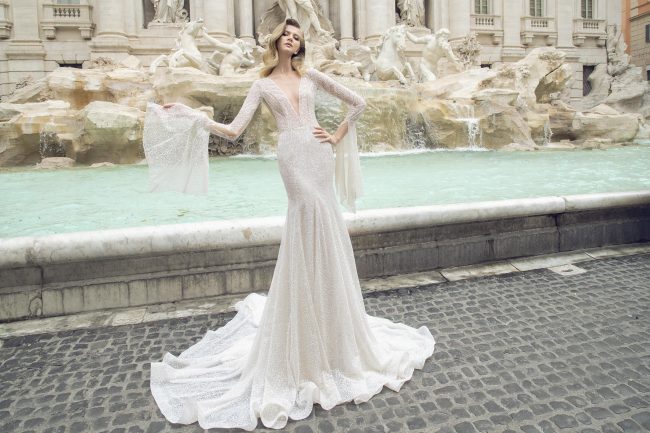 Mauro Lorenzo Fashion Photographer Advertising Campaign roma rome bridal altamoda handmade carrabs piazza spagna fontana trevi Whitedress Moodboard designer luxury sposa artDirector woman pregiato strascico popolo fountain