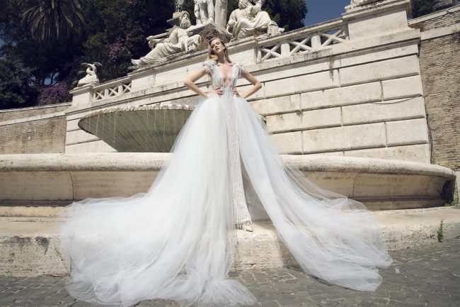 Mauro Lorenzo Fashion Photographer Advertising Campaign roma rome bridal altamoda handmade carrabs piazza spagna fontana trevi Whitedress Moodboard designer luxury sposa artDirector woman pregiato strascico popolo fountain