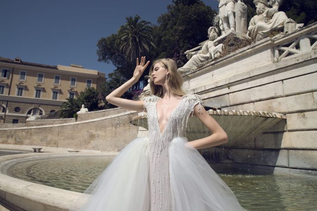 Mauro Lorenzo Fashion Photographer Advertising Campaign roma rome bridal altamoda handmade carrabs piazza spagna fontana trevi Whitedress Moodboard designer luxury sposa artDirector woman pregiato strascico popolo fountain