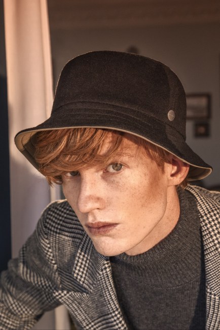 Mauro Lorenzo Fashion Photographer Advertising Campaign studio Hat Cappelli handmade Doria Pitti Colours Moodboard Boutique Inspiration artDirector hautecouture american luxury sea jacket blue leather