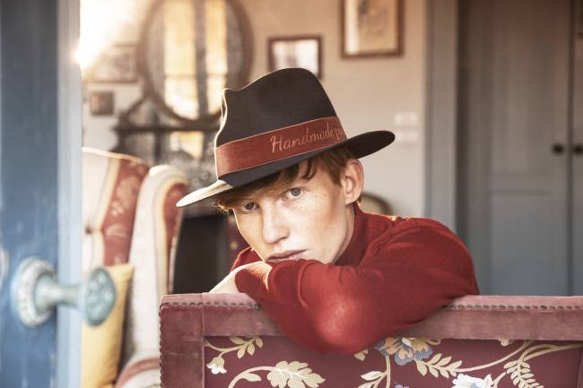 Mauro Lorenzo Fashion Photographer Advertising Campaign studio Hat Cappelli handmade Doria Pitti Colours Moodboard Boutique Inspiration artDirector hautecouture american luxury sea jacket blue leather