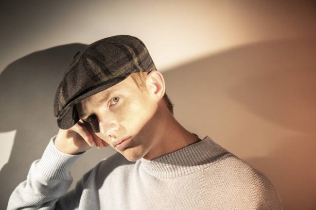 Mauro Lorenzo Fashion Photographer Advertising Campaign studio Hat Cappelli handmade Doria Pitti Colours Moodboard Boutique Inspiration artDirector hautecouture american luxury sea jacket blue leather