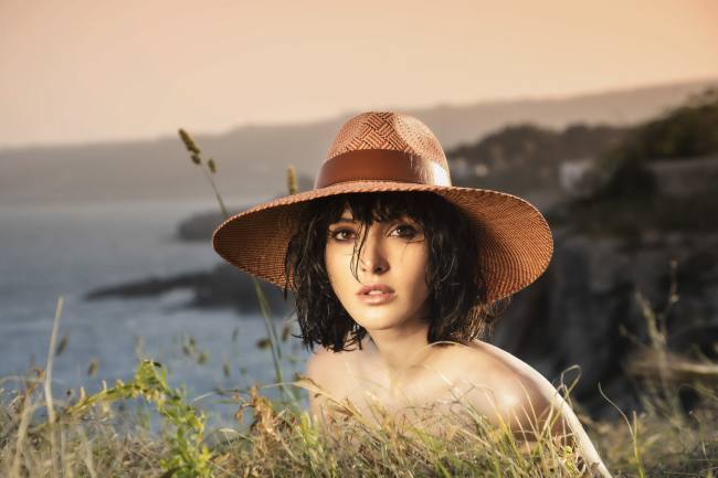 Mauro Lorenzo Fashion Photographer Advertising Campaign studio Hat Cappelli handmade Doria Pitti Colours Moodboard Boutique Inspiration artDirector hautecouture american luxury sea jacket blue leather