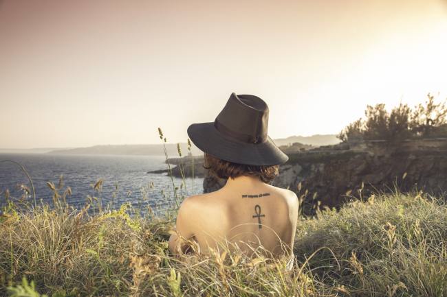 Mauro Lorenzo Fashion Photographer Advertising Campaign studio Hat Cappelli handmade Doria Pitti Colours Moodboard Boutique Inspiration artDirector hautecouture american luxury sea jacket blue leather