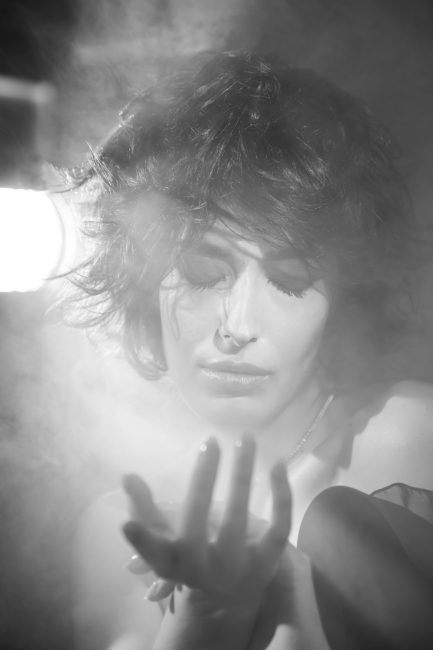 Mauro Lorenzo Fashion Photographer Advertising Campaign studio L'Oreal Kerastase altamoda hair hairstyle Loreal Cinema biancoenero Moodboard tendence rossellini b&w artDirector loren vitti cool hunter iconecinema longhair -14