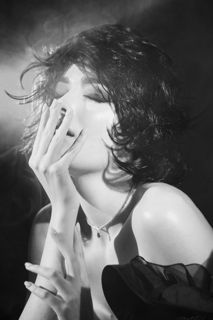 Mauro Lorenzo Fashion Photographer Advertising Campaign studio L'Oreal Kerastase altamoda hair hairstyle Loreal Cinema biancoenero Moodboard tendence rossellini b&w artDirector loren vitti cool hunter iconecinema longhair -14