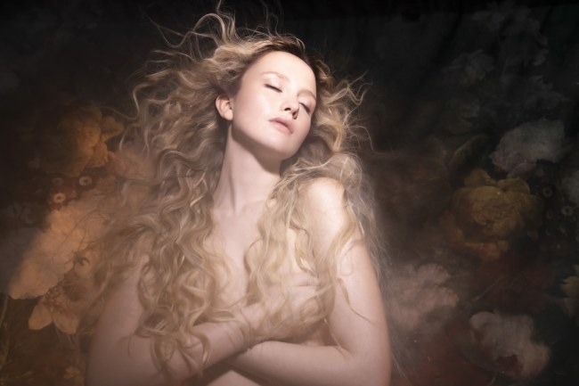 Mauro Lorenzo Fashion Photographer Advertising Campaign studio L'Oreal Kerastase altamoda hair hairstyle Loreal Venus Whitedress Moodboard tendence luxury redhair artDirector woman Paris cool hunter flower longhair 