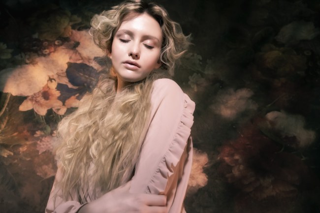 Mauro Lorenzo Fashion Photographer Advertising Campaign studio L'Oreal Kerastase altamoda hair hairstyle Loreal Venus Whitedress Moodboard tendence luxury redhair artDirector woman Paris cool hunter flower longhair 