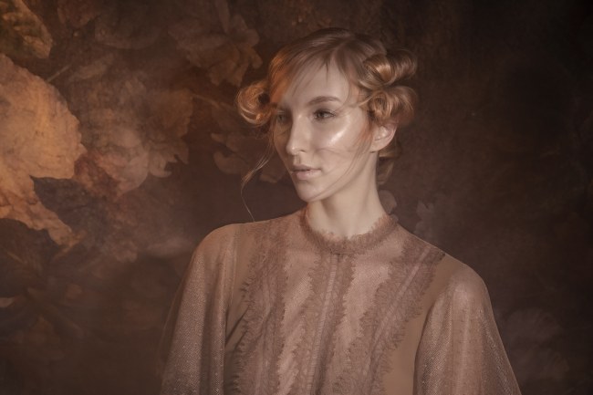 Mauro Lorenzo Fashion Photographer Advertising Campaign studio L'Oreal Kerastase altamoda hair hairstyle Loreal Venus Whitedress Moodboard tendence luxury redhair artDirector woman Paris cool hunter flower longhair 