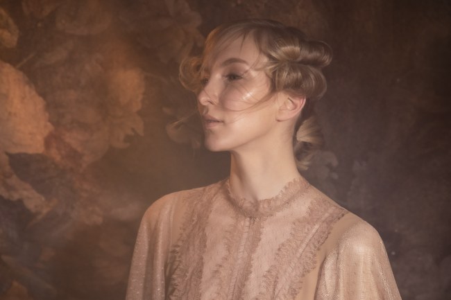 Mauro Lorenzo Fashion Photographer Advertising Campaign studio L'Oreal Kerastase altamoda hair hairstyle Loreal Venus Whitedress Moodboard tendence luxury redhair artDirector woman Paris cool hunter flower longhair 