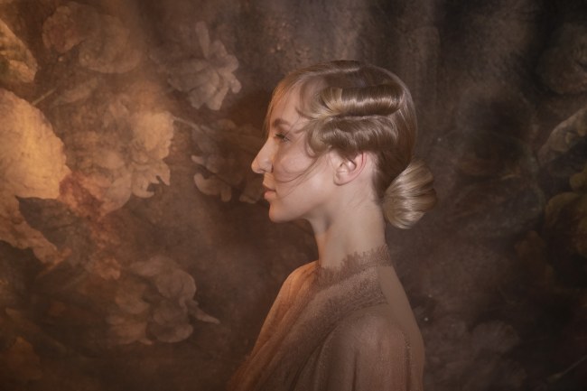 Mauro Lorenzo Fashion Photographer Advertising Campaign studio L'Oreal Kerastase altamoda hair hairstyle Loreal Venus Whitedress Moodboard tendence luxury redhair artDirector woman Paris cool hunter flower longhair 