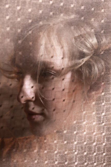 Mauro Lorenzo Fashion Photographer Advertising Campaign studio L'Oreal Kerastase altamoda hair hairstyle Loreal Venus Whitedress Moodboard tendence luxury redhair artDirector woman Paris cool hunter flower longhair 