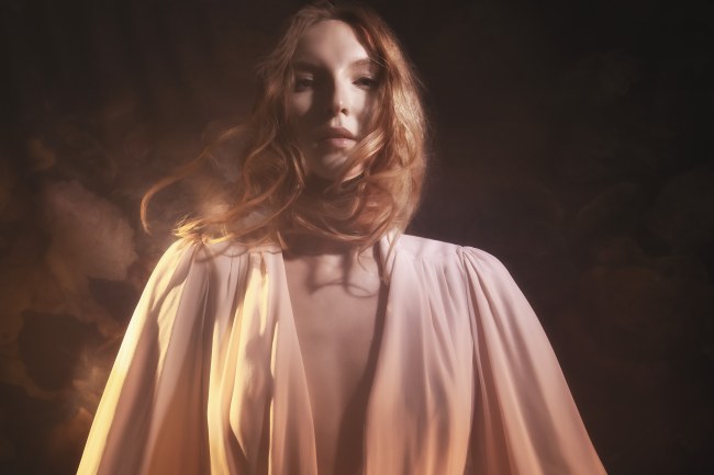 Mauro Lorenzo Fashion Photographer Advertising Campaign studio L'Oreal Kerastase altamoda hair hairstyle Loreal Venus Whitedress Moodboard tendence luxury redhair artDirector woman Paris cool hunter flower longhair 