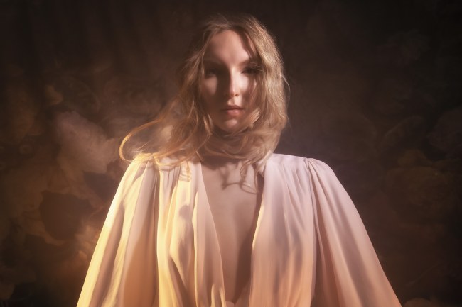 Mauro Lorenzo Fashion Photographer Advertising Campaign studio L'Oreal Kerastase altamoda hair hairstyle Loreal Venus Whitedress Moodboard tendence luxury redhair artDirector woman Paris cool hunter flower longhair 