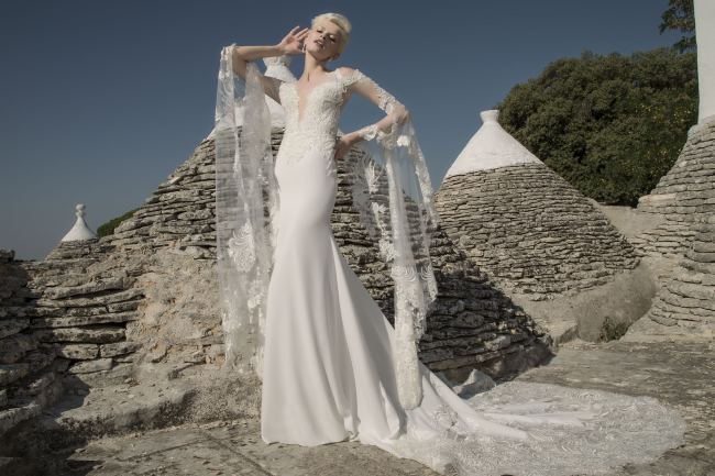 Mauro Lorenzo Fashion Photographer Advertising Campaign studio bridal altamoda handmade diamond cavallo black horse Whitedress Moodboard bridaldesigner luxury sposa artDirector woman pizzo coda duomo lecce puglia