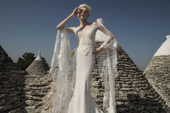 Mauro Lorenzo Fashion Photographer Advertising Campaign studio bridal altamoda handmade diamond cavallo black horse Whitedress Moodboard bridaldesigner luxury sposa artDirector woman pizzo coda duomo lecce puglia