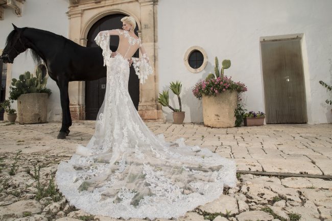 Mauro Lorenzo Fashion Photographer Advertising Campaign studio bridal altamoda handmade diamond cavallo black horse Whitedress Moodboard bridaldesigner luxury sposa artDirector woman pizzo coda duomo lecce puglia