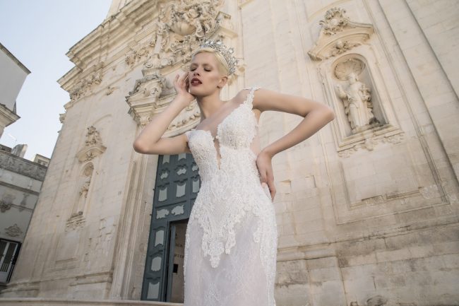 Mauro Lorenzo Fashion Photographer Advertising Campaign studio bridal altamoda handmade diamond cavallo black horse Whitedress Moodboard bridaldesigner luxury sposa artDirector woman pizzo coda duomo lecce puglia