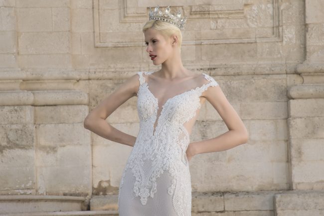 Mauro Lorenzo Fashion Photographer Advertising Campaign studio bridal altamoda handmade diamond cavallo black horse Whitedress Moodboard bridaldesigner luxury sposa artDirector woman pizzo coda duomo lecce puglia