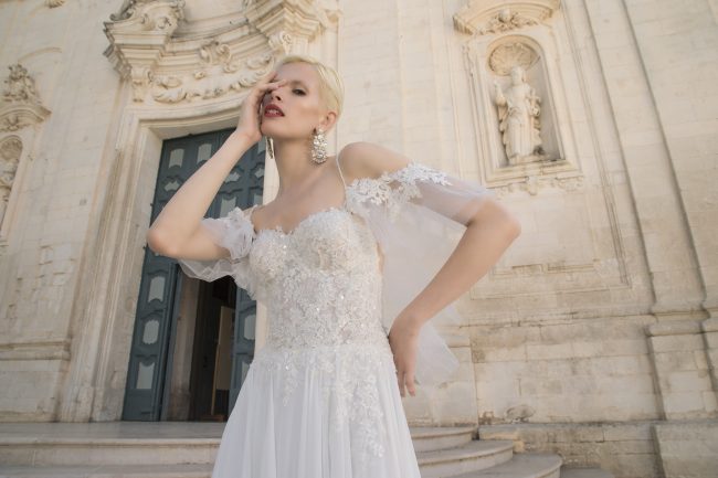 Mauro Lorenzo Fashion Photographer Advertising Campaign studio bridal altamoda handmade diamond cavallo black horse Whitedress Moodboard bridaldesigner luxury sposa artDirector woman pizzo coda duomo lecce puglia