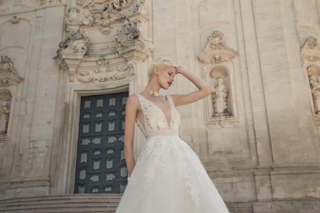 Mauro Lorenzo Fashion Photographer Advertising Campaign studio bridal altamoda handmade diamond cavallo black horse Whitedress Moodboard bridaldesigner luxury sposa artDirector woman pizzo coda duomo lecce puglia