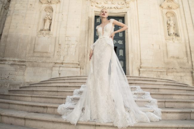 Mauro Lorenzo Fashion Photographer Advertising Campaign studio bridal altamoda handmade diamond cavallo black horse Whitedress Moodboard bridaldesigner luxury sposa artDirector woman pizzo coda duomo lecce puglia