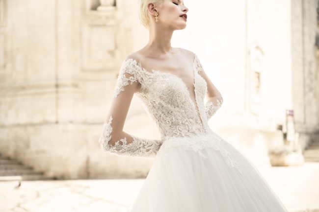 Mauro Lorenzo Fashion Photographer Advertising Campaign studio bridal altamoda handmade diamond cavallo black horse Whitedress Moodboard bridaldesigner luxury sposa artDirector woman pizzo coda duomo lecce puglia