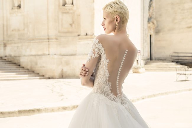 Mauro Lorenzo Fashion Photographer Advertising Campaign studio bridal altamoda handmade diamond cavallo black horse Whitedress Moodboard bridaldesigner luxury sposa artDirector woman pizzo coda duomo lecce puglia