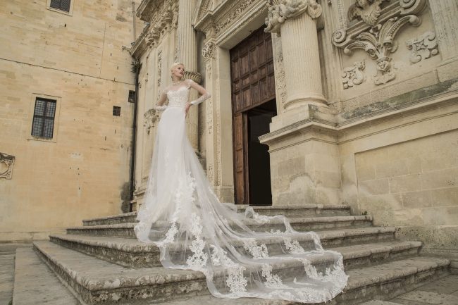 Mauro Lorenzo Fashion Photographer Advertising Campaign studio bridal altamoda handmade diamond cavallo black horse Whitedress Moodboard bridaldesigner luxury sposa artDirector woman pizzo coda duomo lecce puglia