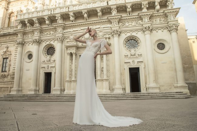 Mauro Lorenzo Fashion Photographer Advertising Campaign studio bridal altamoda handmade diamond cavallo black horse Whitedress Moodboard bridaldesigner luxury sposa artDirector woman pizzo coda duomo lecce puglia