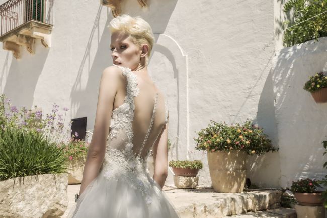 Mauro Lorenzo Fashion Photographer Advertising Campaign studio bridal altamoda handmade diamond cavallo black horse Whitedress Moodboard bridaldesigner luxury sposa artDirector woman pizzo coda duomo lecce puglia-2136 copia