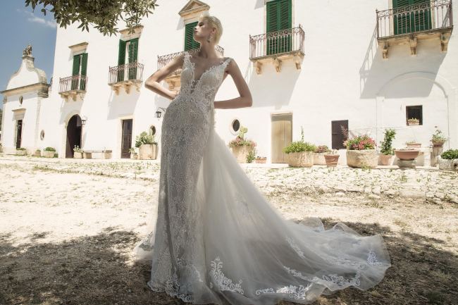 Mauro Lorenzo Fashion Photographer Advertising Campaign studio bridal altamoda handmade diamond cavallo black horse Whitedress Moodboard bridaldesigner luxury sposa artDirector woman pizzo coda duomo lecce puglia-2136 copia