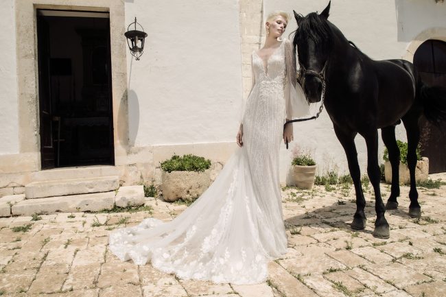 Mauro Lorenzo Fashion Photographer Advertising Campaign studio bridal altamoda handmade diamond cavallo black horse Whitedress Moodboard bridaldesigner luxury sposa artDirector woman pizzo coda duomo lecce puglia
