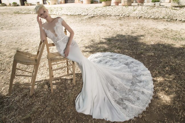 Mauro Lorenzo Fashion Photographer Advertising Campaign studio bridal altamoda handmade diamond cavallo black horse Whitedress Moodboard bridaldesigner luxury sposa artDirector woman pizzo coda duomo lecce puglia