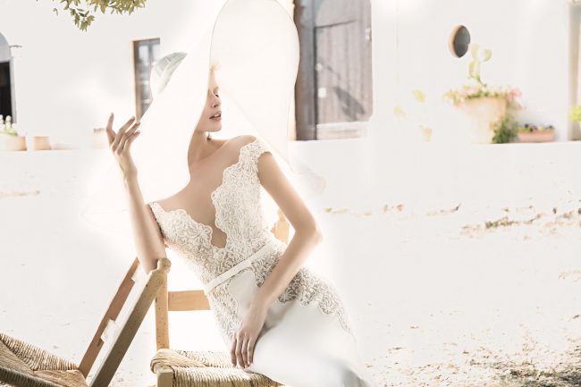 Mauro Lorenzo Fashion Photographer Advertising Campaign studio bridal altamoda handmade diamond cavallo black horse Whitedress Moodboard bridaldesigner luxury sposa artDirector woman pizzo coda duomo lecce puglia