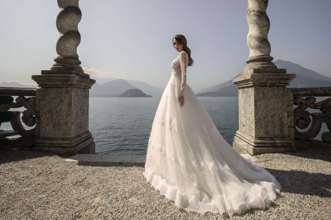 Mauro Lorenzo Fashion Photographer Advertising Campaign studio bridal altamoda handmade diamond lago como Whitedress Moodboard bridaldesigner luxury sposa artDirector woman pizzo coda villa monastero -1561 copia